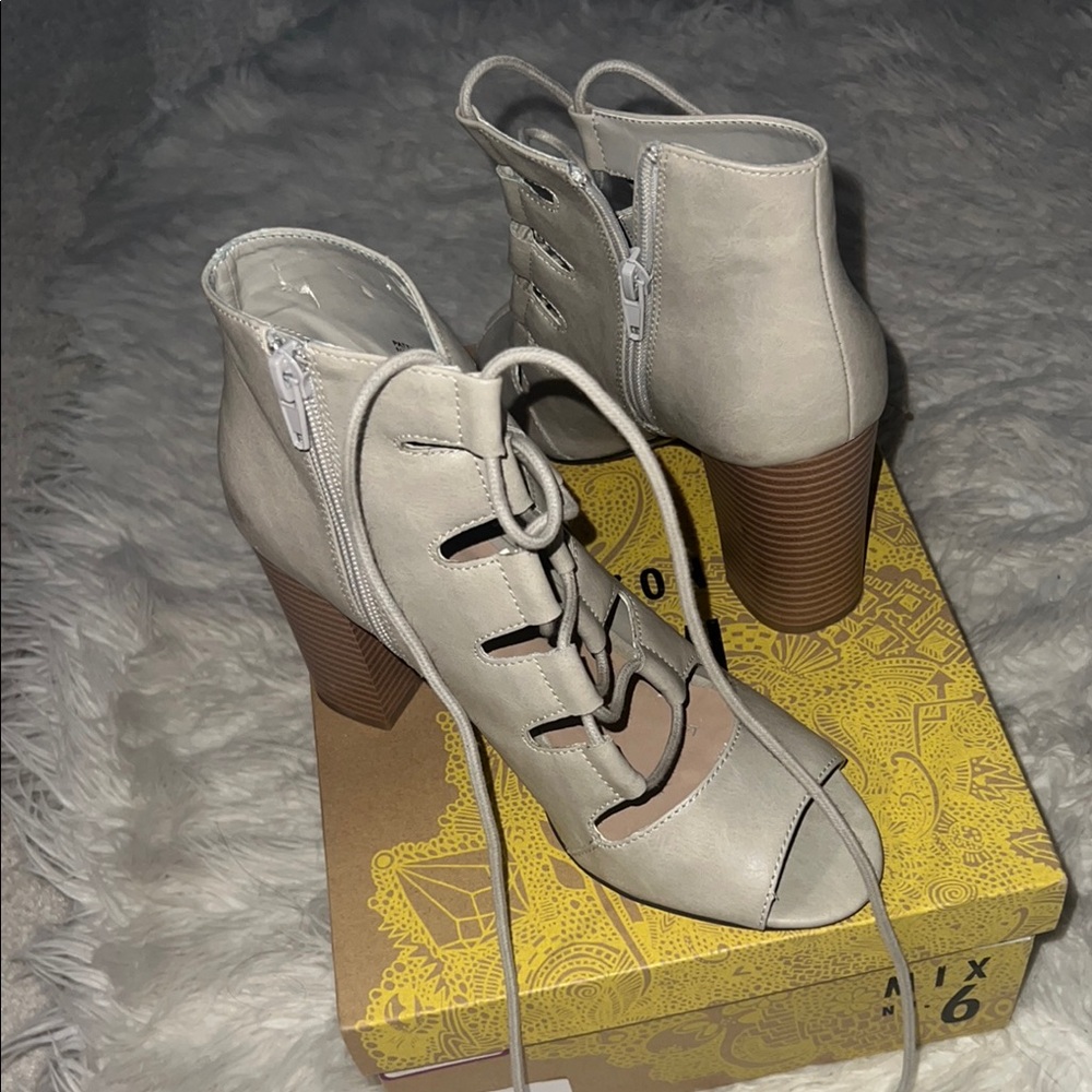 Mix No. 6 Lace-Up Heeled Boots - Light Gray